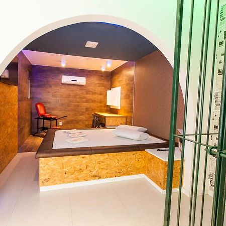 Almirante Tamandaré Motel Napoleon מראה חיצוני תמונה