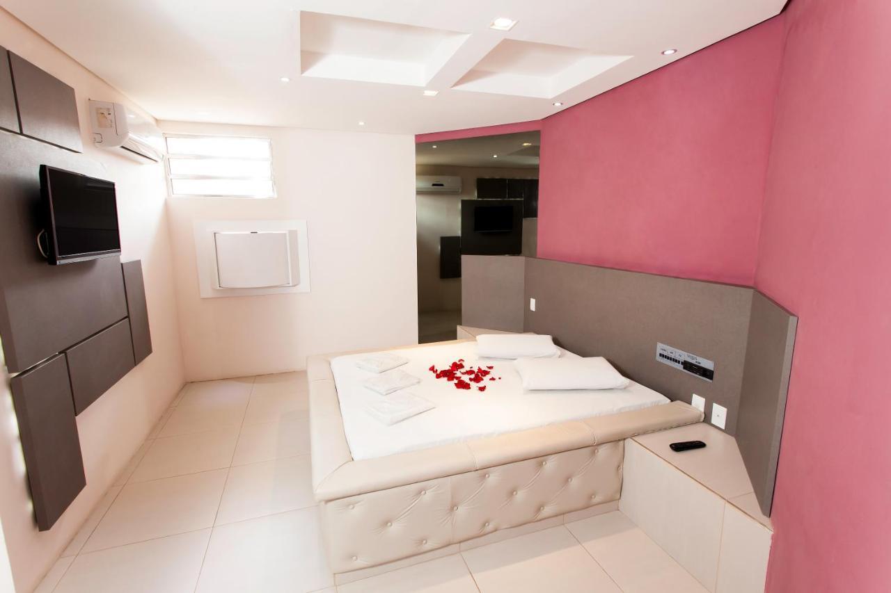 Almirante Tamandaré Motel Napoleon מראה חיצוני תמונה