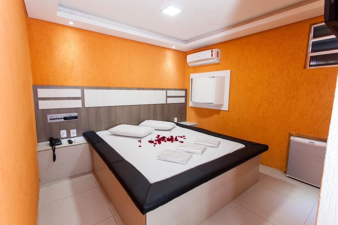 Almirante Tamandaré Motel Napoleon מראה חיצוני תמונה