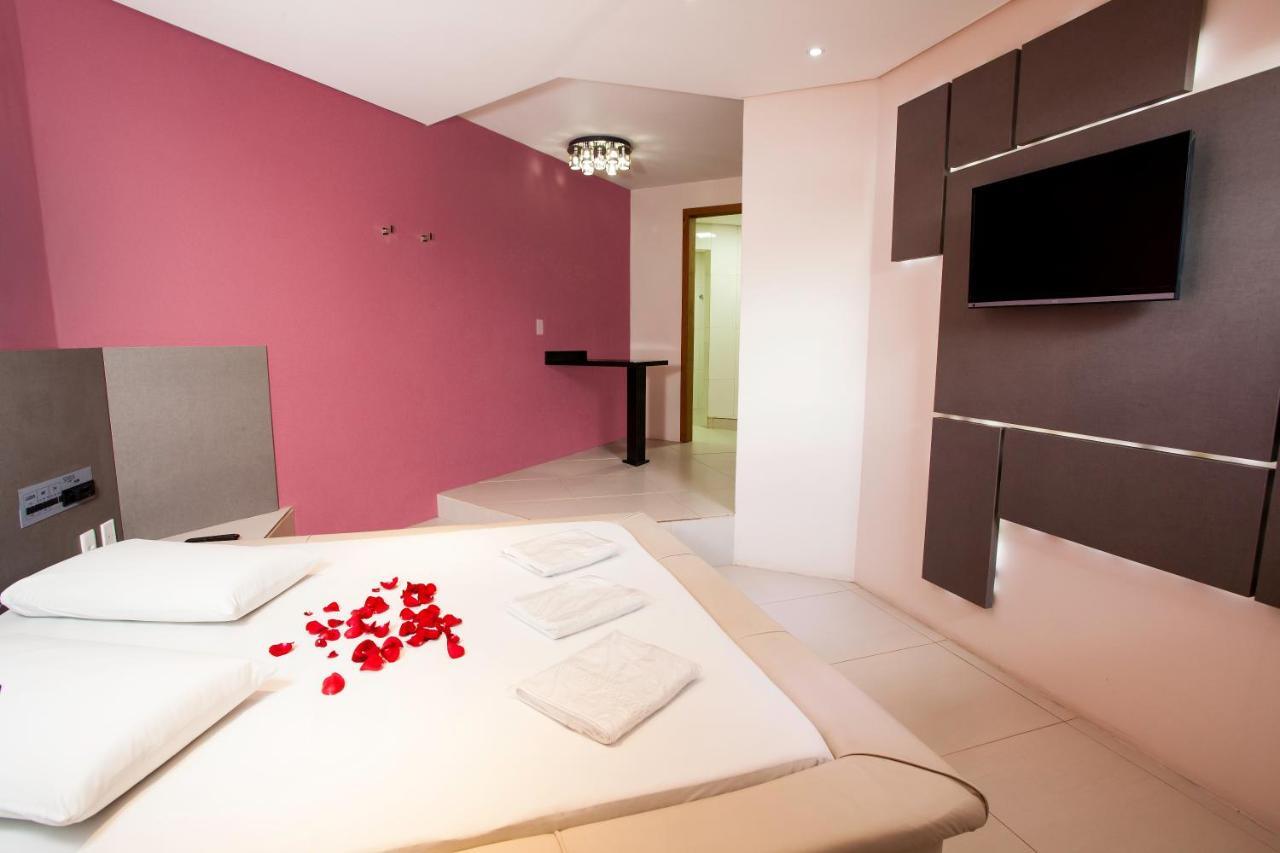 Almirante Tamandaré Motel Napoleon מראה חיצוני תמונה