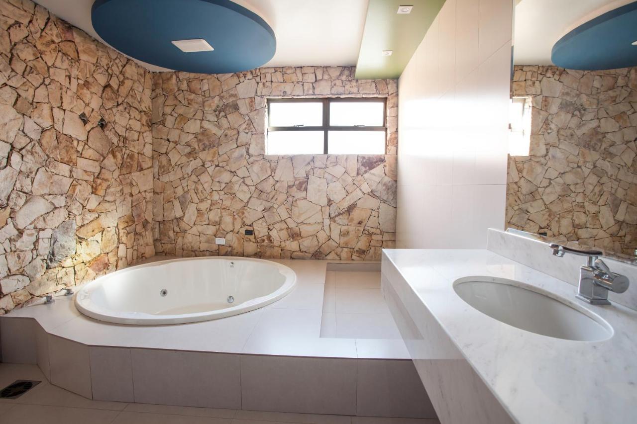 Almirante Tamandaré Motel Napoleon מראה חיצוני תמונה